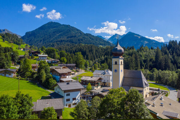 Aurach Kirchl im Sommer